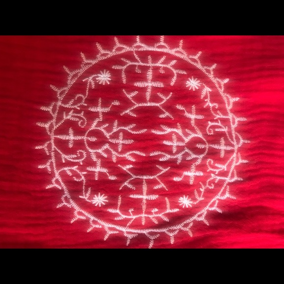 On or off shoulder dress - Picture 2 of 4